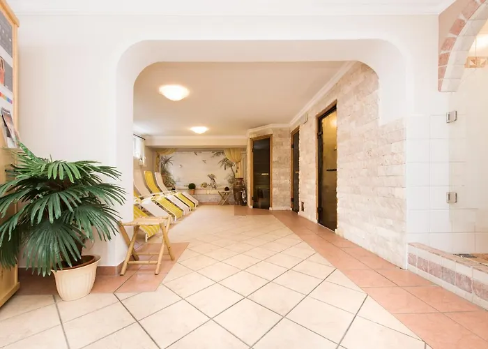 Brunnenhof Отель