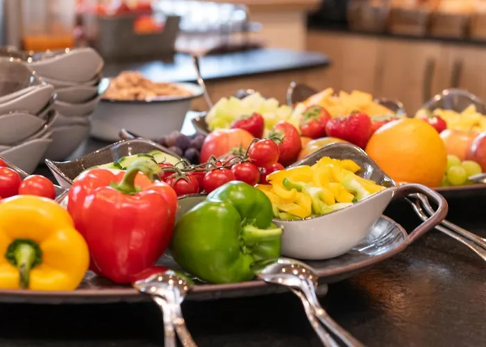 Brunnenhof Отель Нойштифт-им-Штубайталь