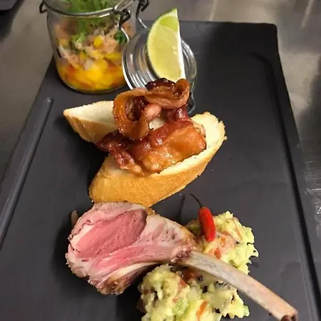 ホテル Brunnenhof