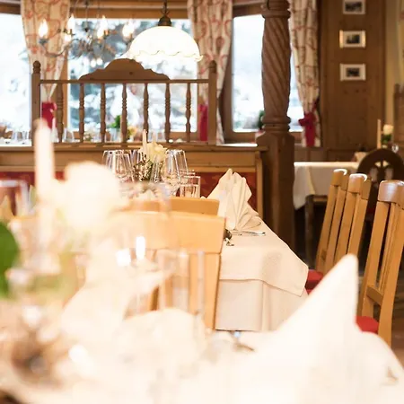 Brunnenhof ノイシュティフト・イム・シュトゥーバイタール